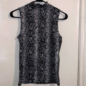 Nice blouse for a night out. Never worn